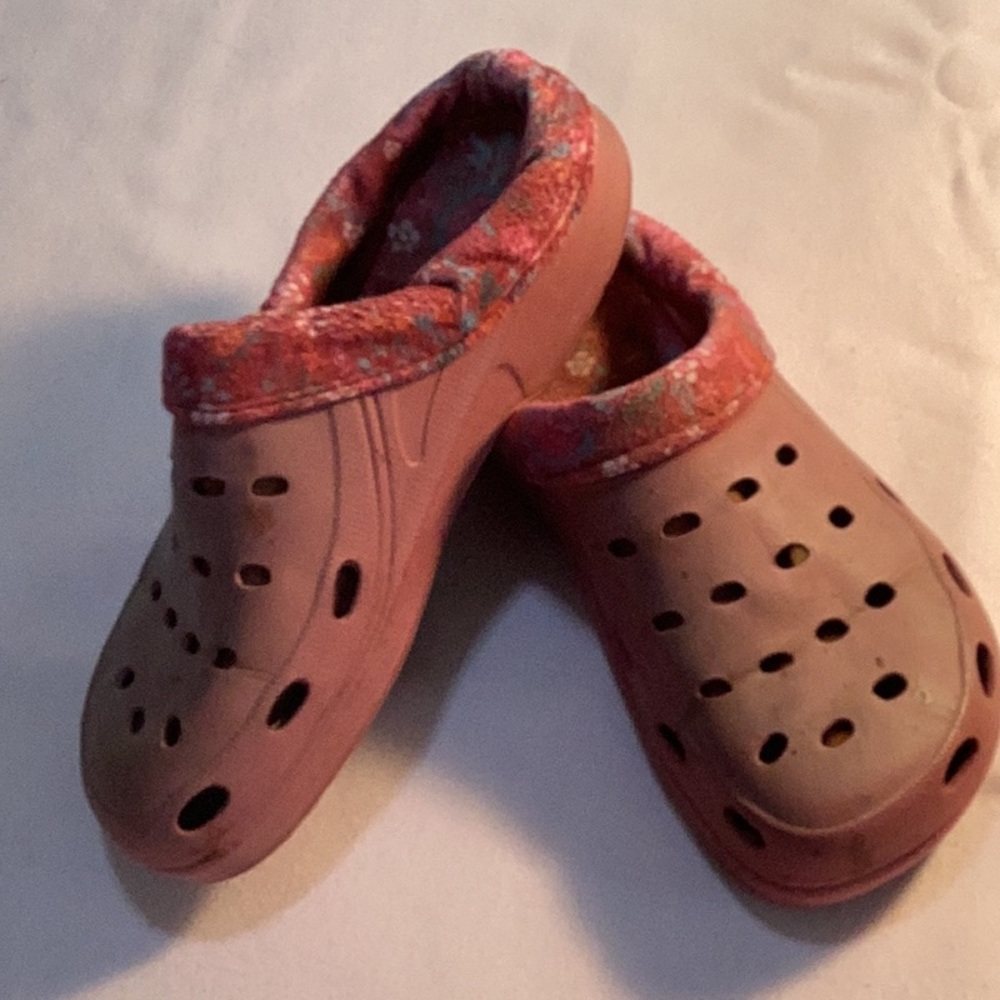 Size 8 Flannel Lined Slip Ons